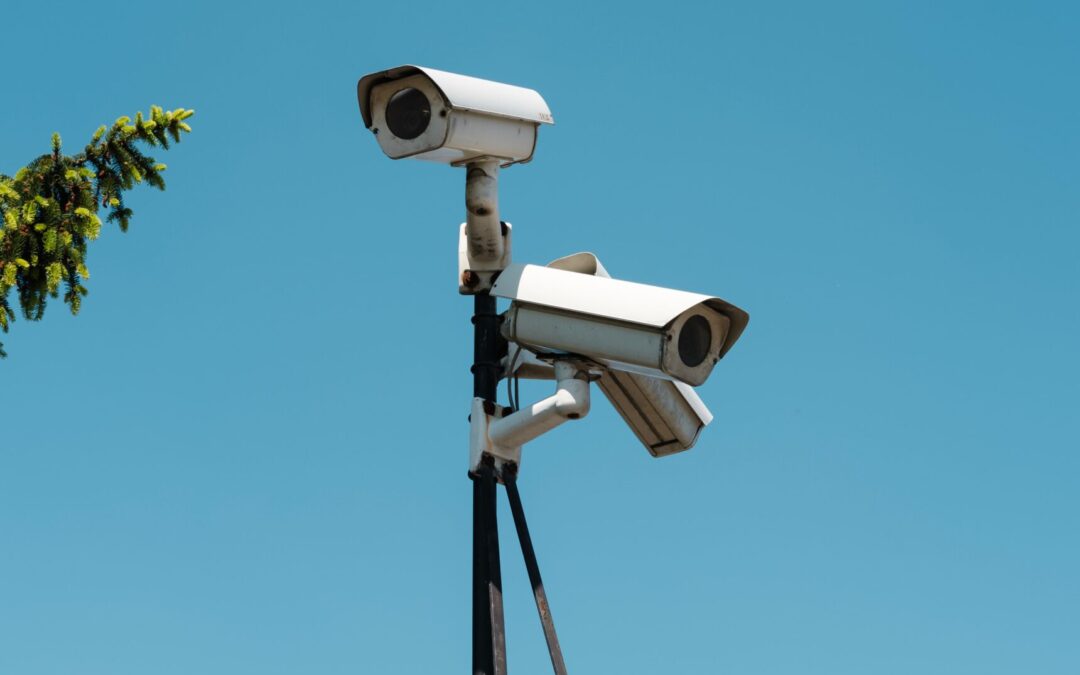 Looking for a plug and play CCTV system, but don’t want to run multiple cables for power and video? Here’s the answer